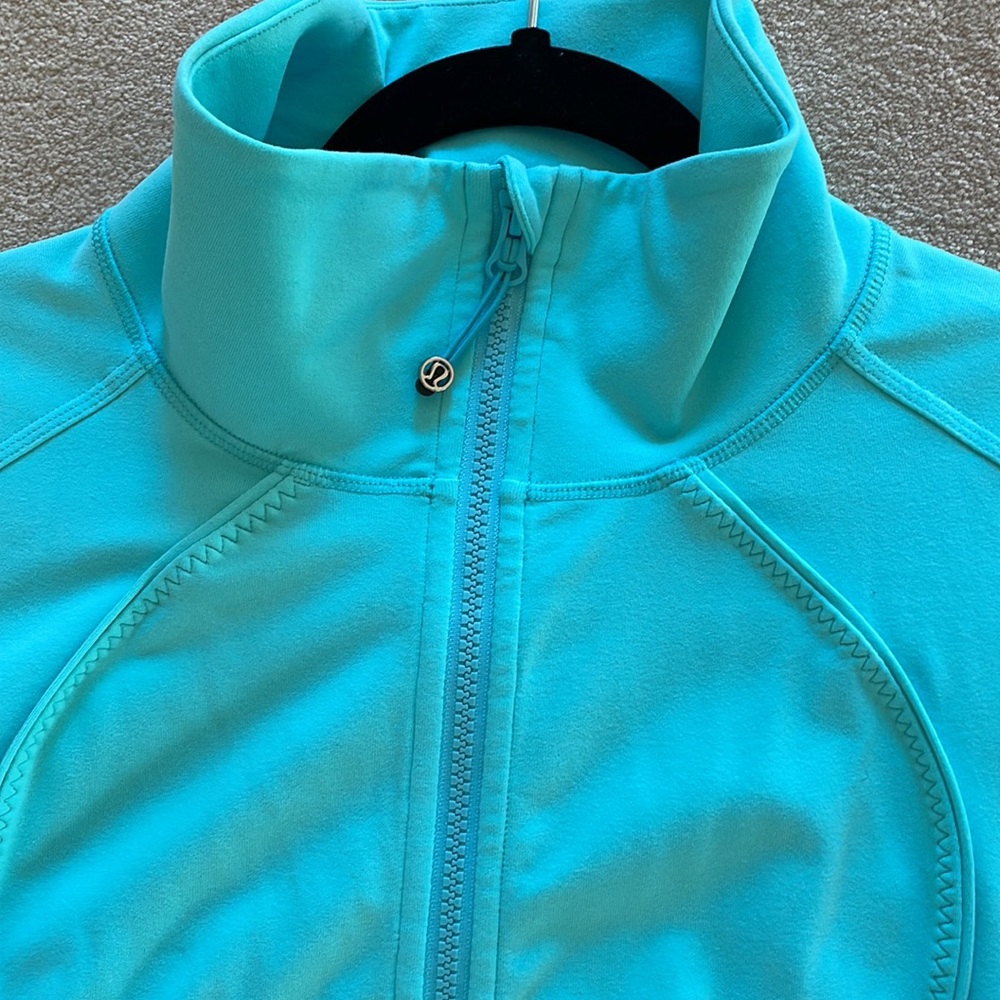 Lululemon In Stride jacket - Picture 2 of 5